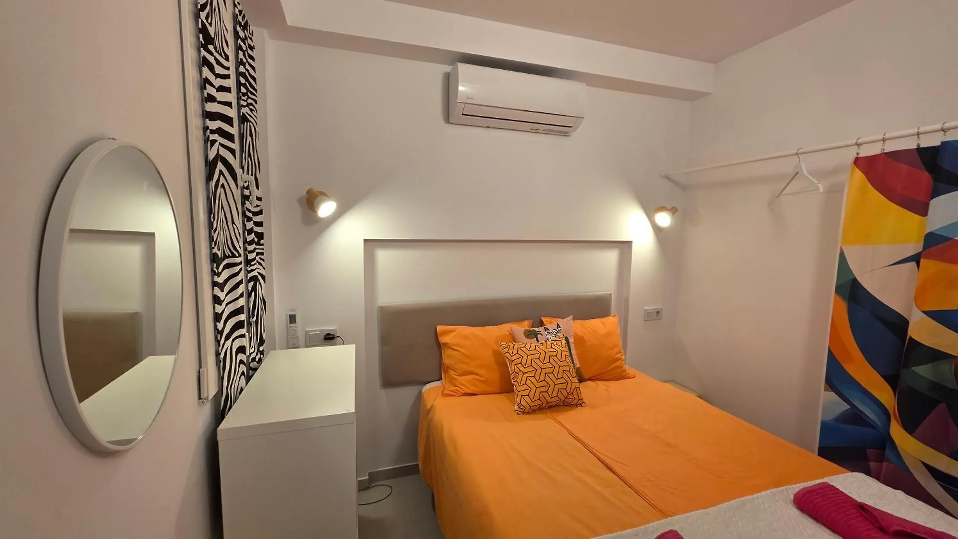 Picasso Huelin Malaga 250M From Beach Apartment