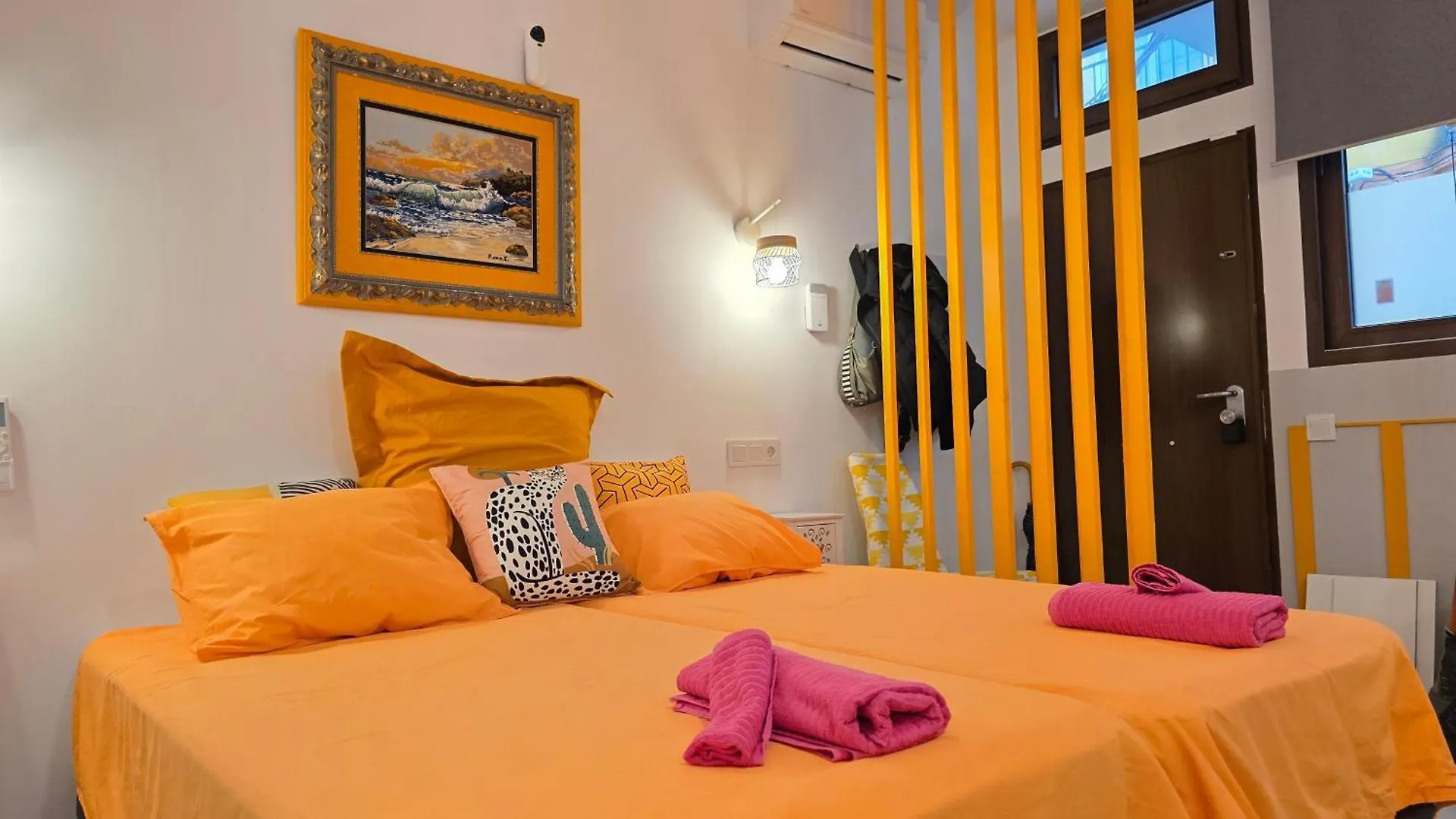 Apartment Picasso Huelin Malaga 250M From Beach Spain