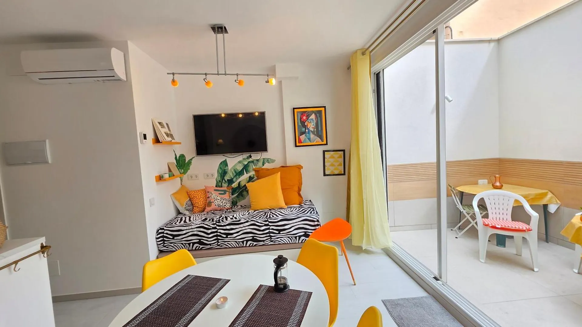 Apartment Picasso Huelin Malaga 250M From Beach