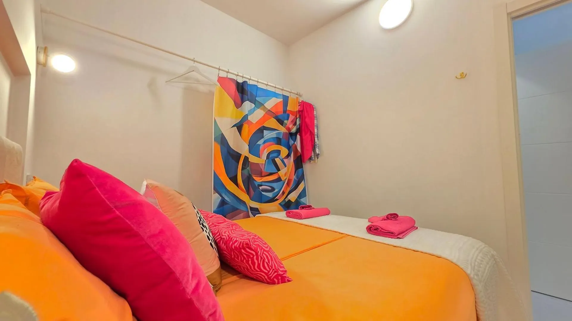 Picasso Huelin Malaga 250M From Beach Spain